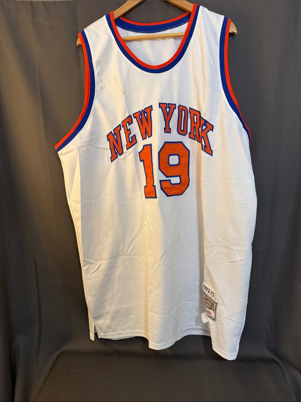 Mitchell and Ness Vintage NY Knicks Willis Reed Jersey